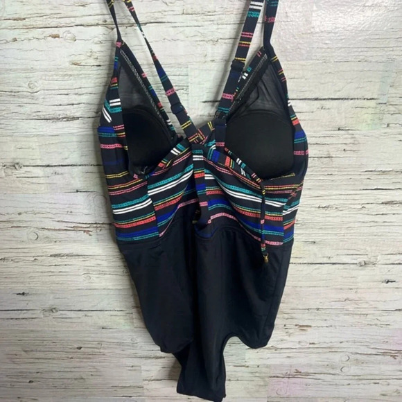 Beach couture swimsuit one piece black striped size 2x - Picture 7 of 9